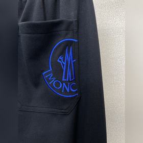 Moncler： новые модели джинсов стиле кэ
