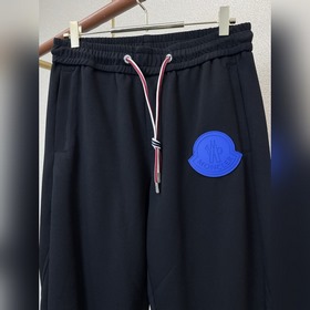 Moncler： новые модели джинсов стиле кэ