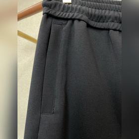 Moncler： новые модели джинсов стиле кэ