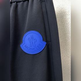 Moncler： новые модели джинсов стиле кэ