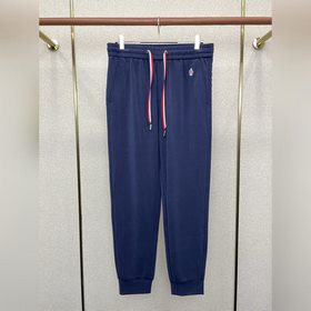 Moncler： новые модели повседневных брю