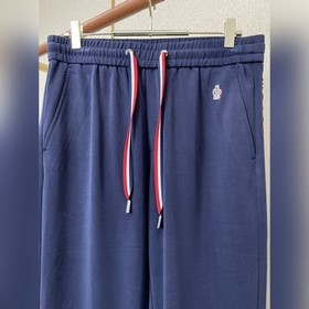 Moncler： новые модели повседневных брю