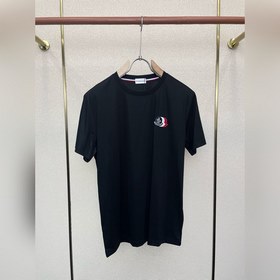 Moncler： новая коллекция мужских повсе