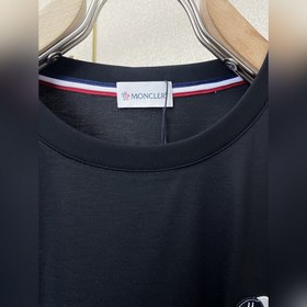 Moncler： новая коллекция мужских повсе