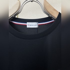 Moncler： новая коллекция мужских повсе