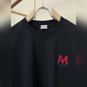 Moncler： новая коллекция мужских повсе