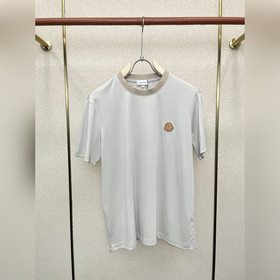 Moncler： новая коллекция мужских повсе