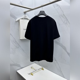 Moncler： новая коллекция весна-лето 20