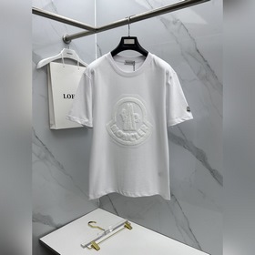 Moncler： новая коллекция весна-лето 20