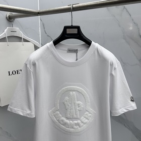 Moncler： новая коллекция весна-лето 20
