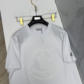 Moncler： новая коллекция весна-лето 20