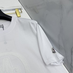Moncler： новая коллекция весна-лето 20