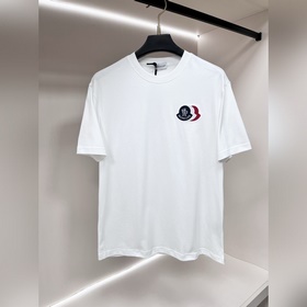 Moncler представляет новую коллекцию о