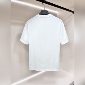 Moncler представляет новую коллекцию о