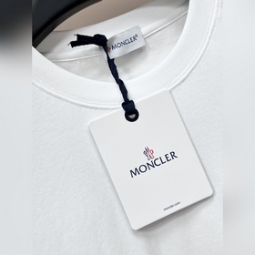 Moncler представляет новую коллекцию о