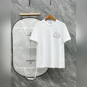 Moncler — новейшая коллекция весна-ле