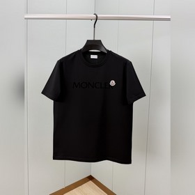 Moncler. Классическая весенне-летняя к