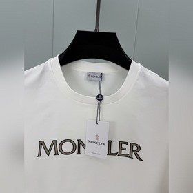 Moncler. Новая весенне-летняя коллекци