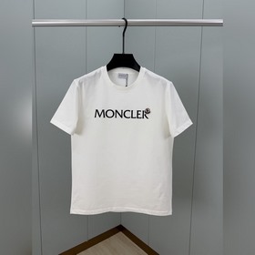 Moncler. Футболка с коротким рукавом и
