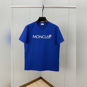 Moncler. Классическая весенне-летняя к