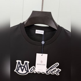Moncler. Новая весенне-летняя коллекци