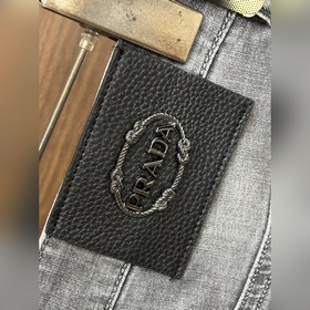 Prada — эксклюзивная новинка： модные д