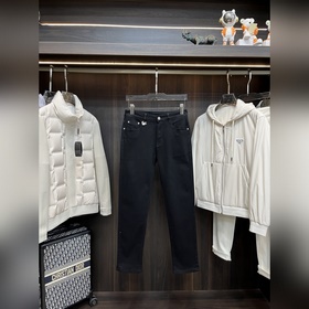Эксклюзивная новинка от Prada： модные 