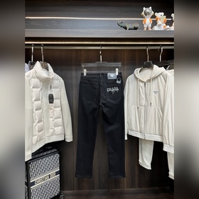 Эксклюзивная новинка от Prada： модные 