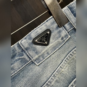 Prada — эксклюзивная новинка： модные д