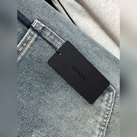 Prada — эксклюзивная новинка： модные д