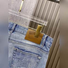Prada 2026： новейшая коллекция джинсов