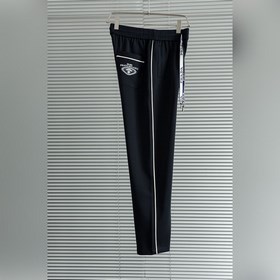 PRADA 26FW — новейшая модель из смешан
