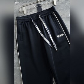 PRADA 26FW — новейшая модель из смешан