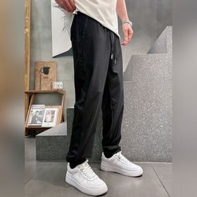 PRADA： хит сезона! Однотонные брюки в 