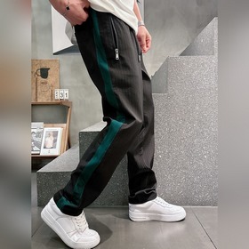 Мужские брюки Prada для отдыха — новей