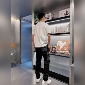 Новые поступления： PRADA. В продаже по