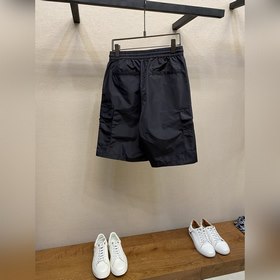Новые рабочие шорты Prada весна-лето 2