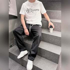 Prada： топовые модели — новые джинсы в