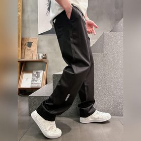 Prada： топовые модели — новые джинсы в