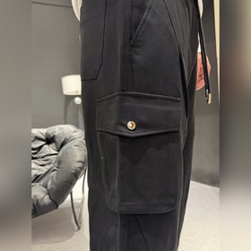 Prada： топовые модели — новые джинсы в