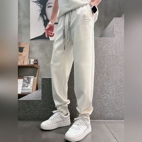 Prada： топовые модели — новые джинсы с