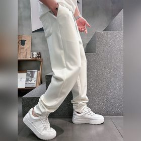Prada： топовые модели — новые джинсы с