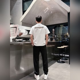Prada： топовые модели — новые джинсы с