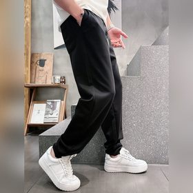 Prada： топовые модели — новые джинсы с