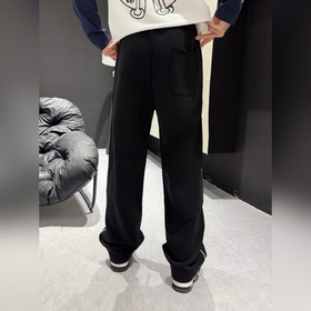 Prada： топовые модели — новые джинсы с
