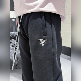 Prada： топовые модели — новые джинсы с