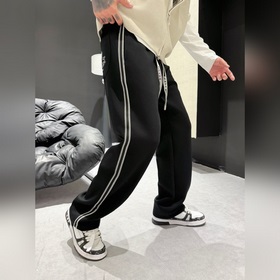 Prada： топовые модели — новые джинсы с
