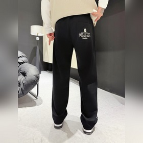 Prada： топовые модели — новые джинсы с