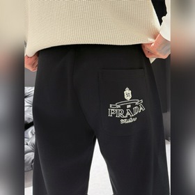 Prada： топовые модели — новые джинсы с