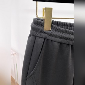 Новые брюки Prada 2026 в стиле кэжуал,